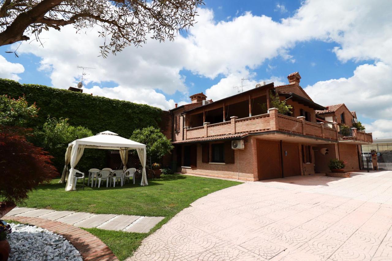 Villa Oasi Феррара Екстер'єр фото